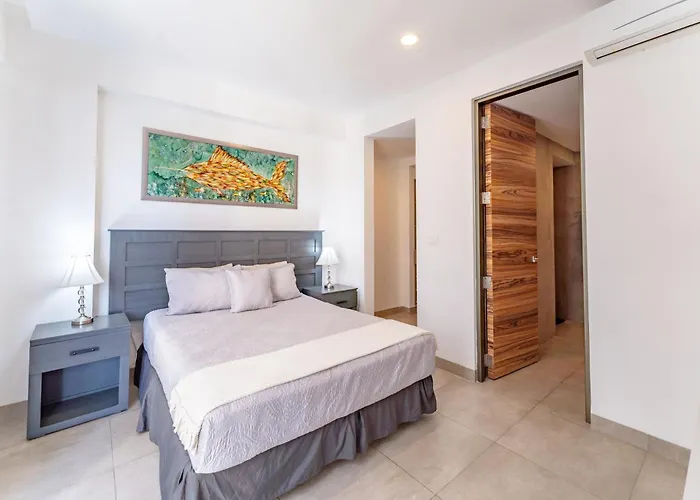 Bright And 3 Beds Close To 5th Apartment *
